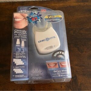 WELLQUEST Iconic White Teeth Whitening NIB